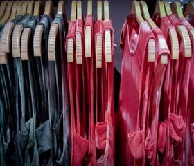 Confecções seguram preço das roupas para o atacado