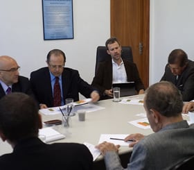 Indústria leva reivindicações ao governo de São Paulo.