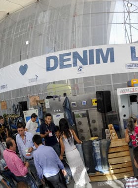 Fabricantes investem nas exportações em 2015
