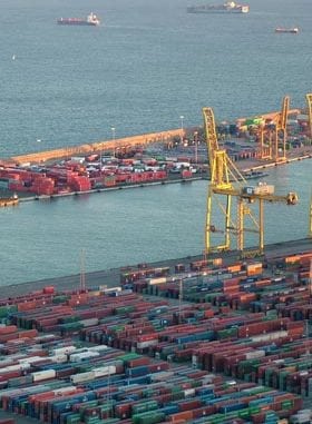 Escalada do dólar reduz déficit têxtil