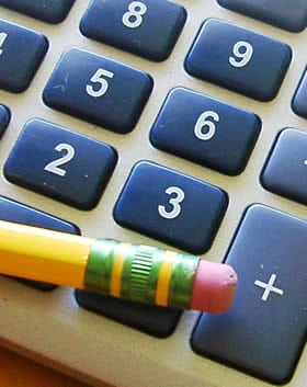 Comércio volta a vender menos