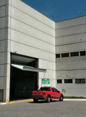 Revanche abre unidade de PL