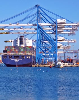 Importação sobe 20% em agosto