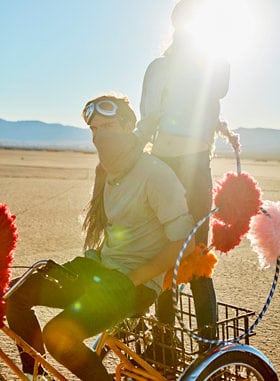 Inverno 2017: Riachuelo põe jeans no deserto.