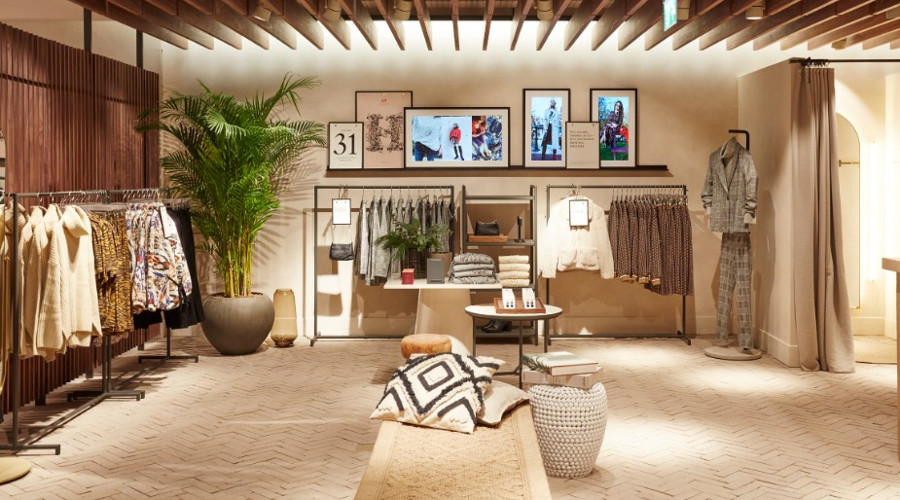 Interior de loja da H&M em Londres